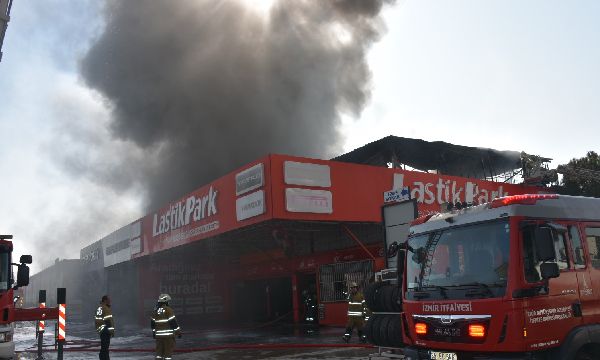 İzmir'de sanayi sitesinde yangın